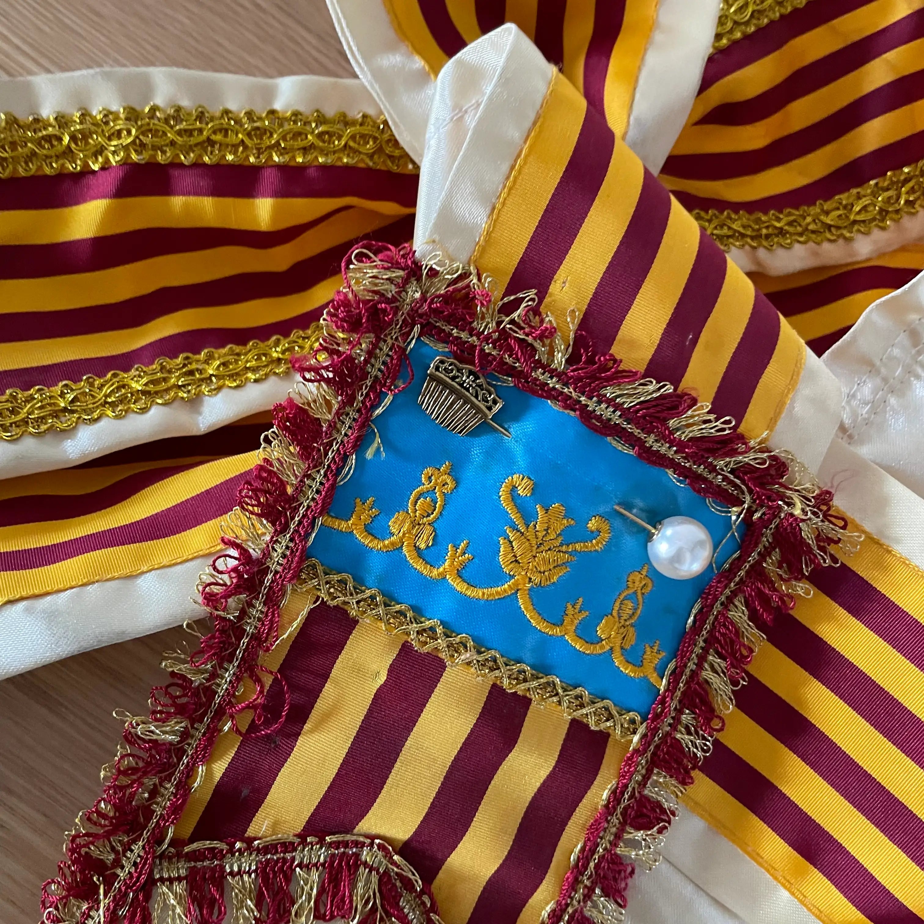 Aguja de banda Peineta dorada