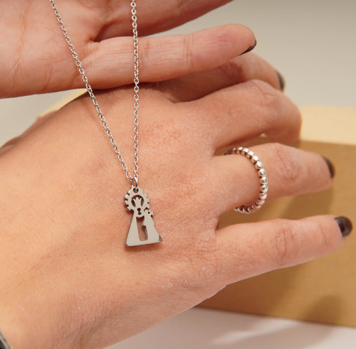 Collar Acero Inoxidable Plateado Virgen Recortada