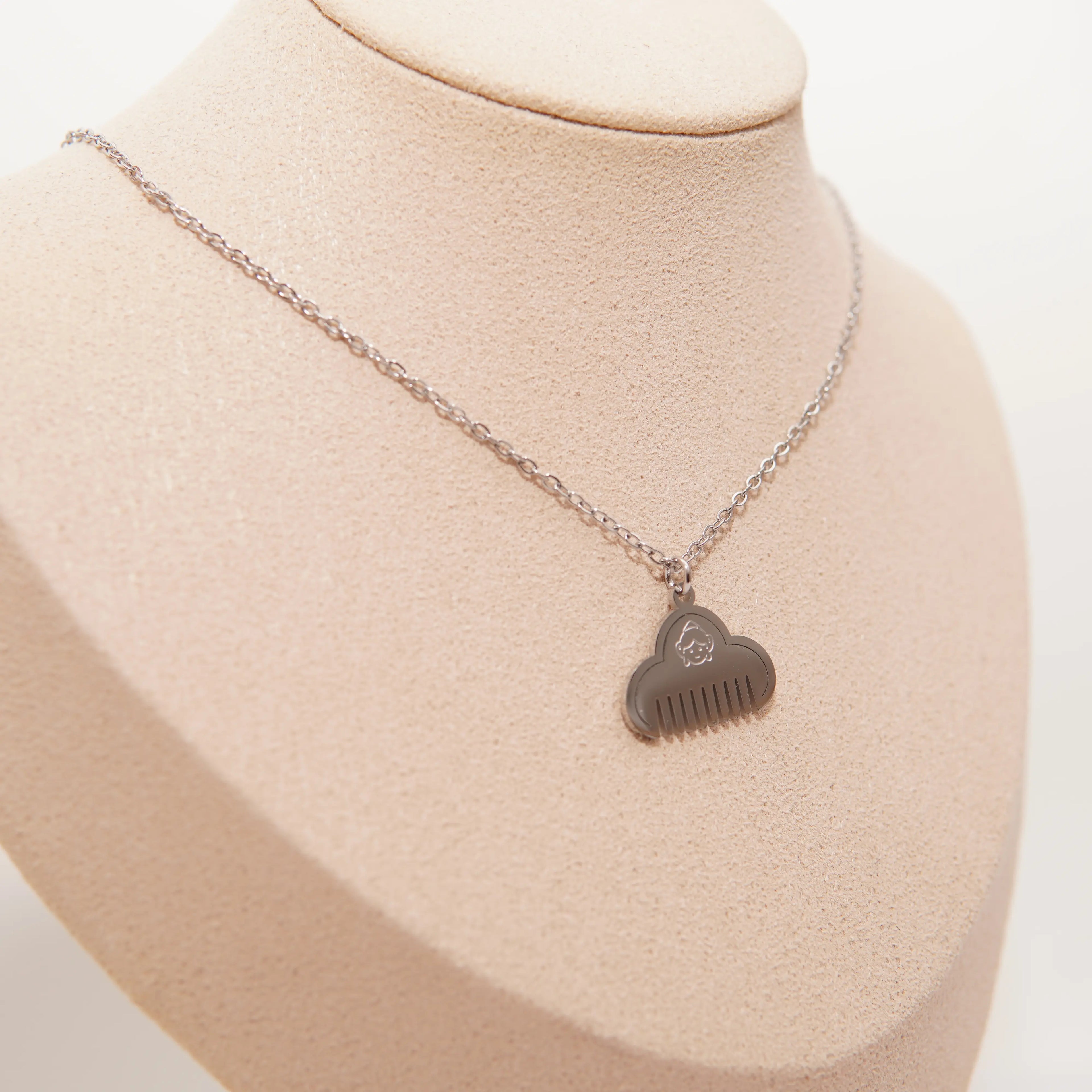 Collar acero inoxidable con medalla de peineta fallera