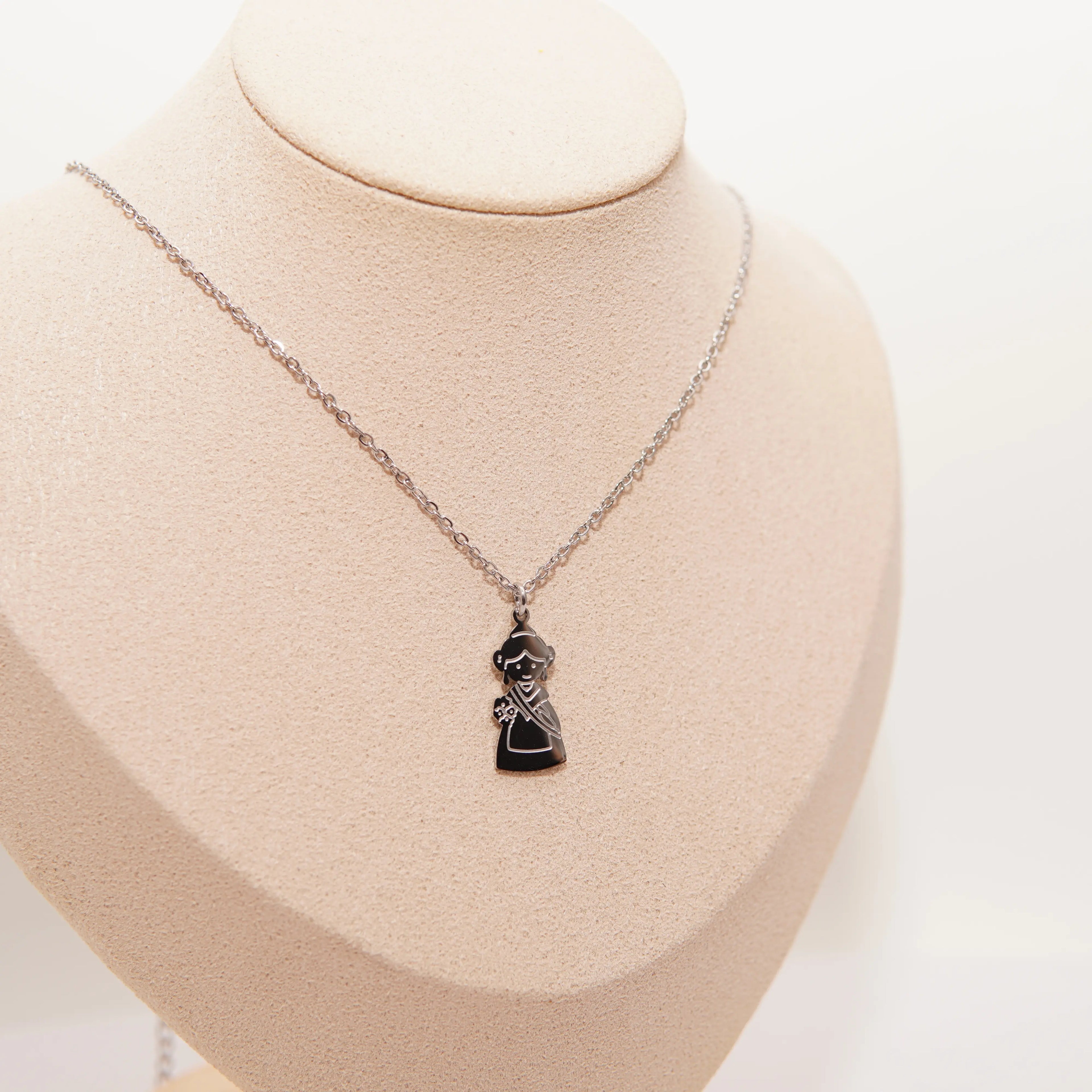 Collar de acero inoxidable con medalla de fallera