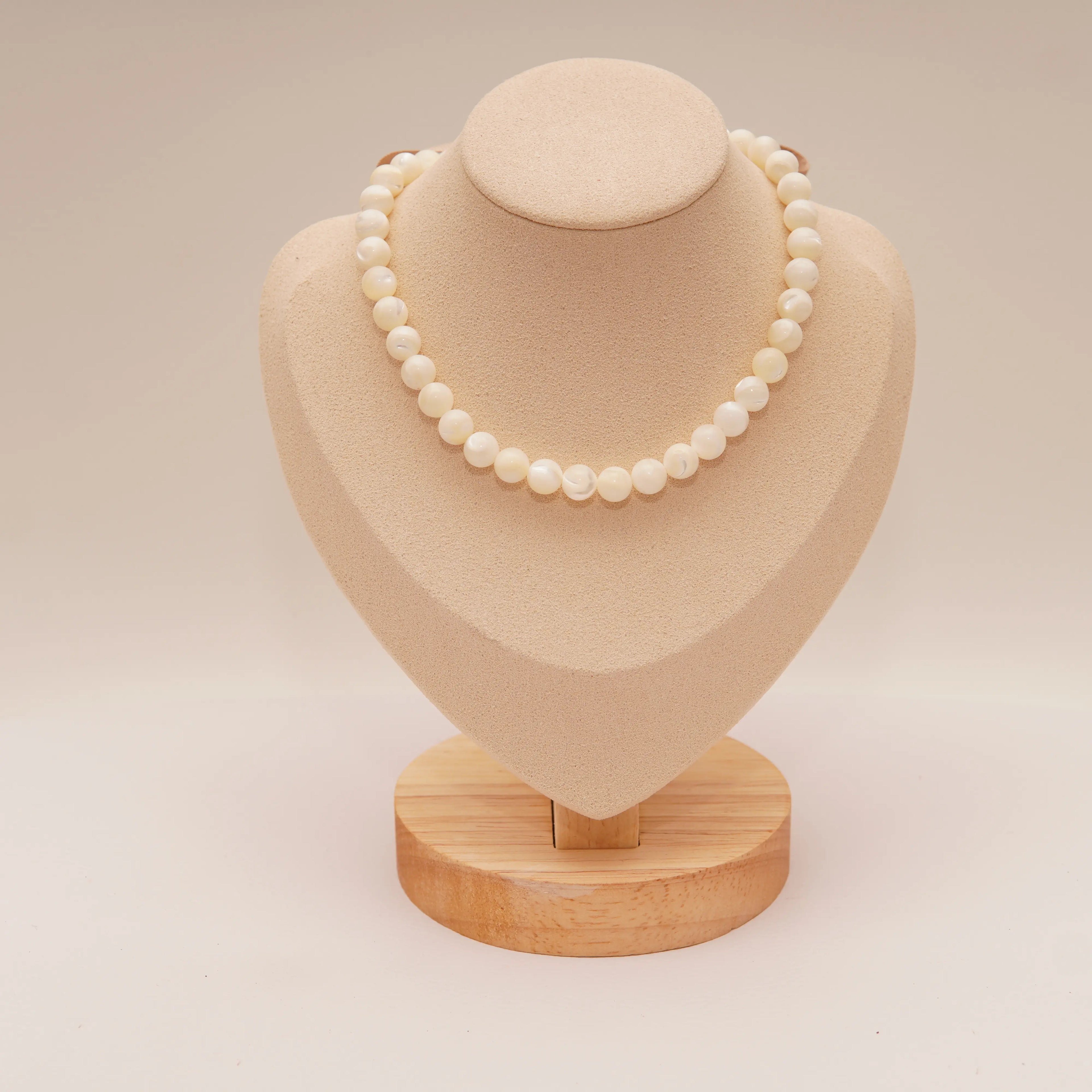 Collar de bolas de nácar