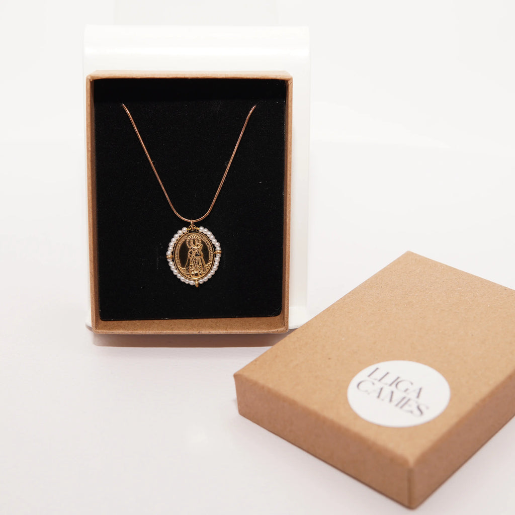 Collar acero inoxidable de la Virgen de los Desamparados con piedras – Varios colores