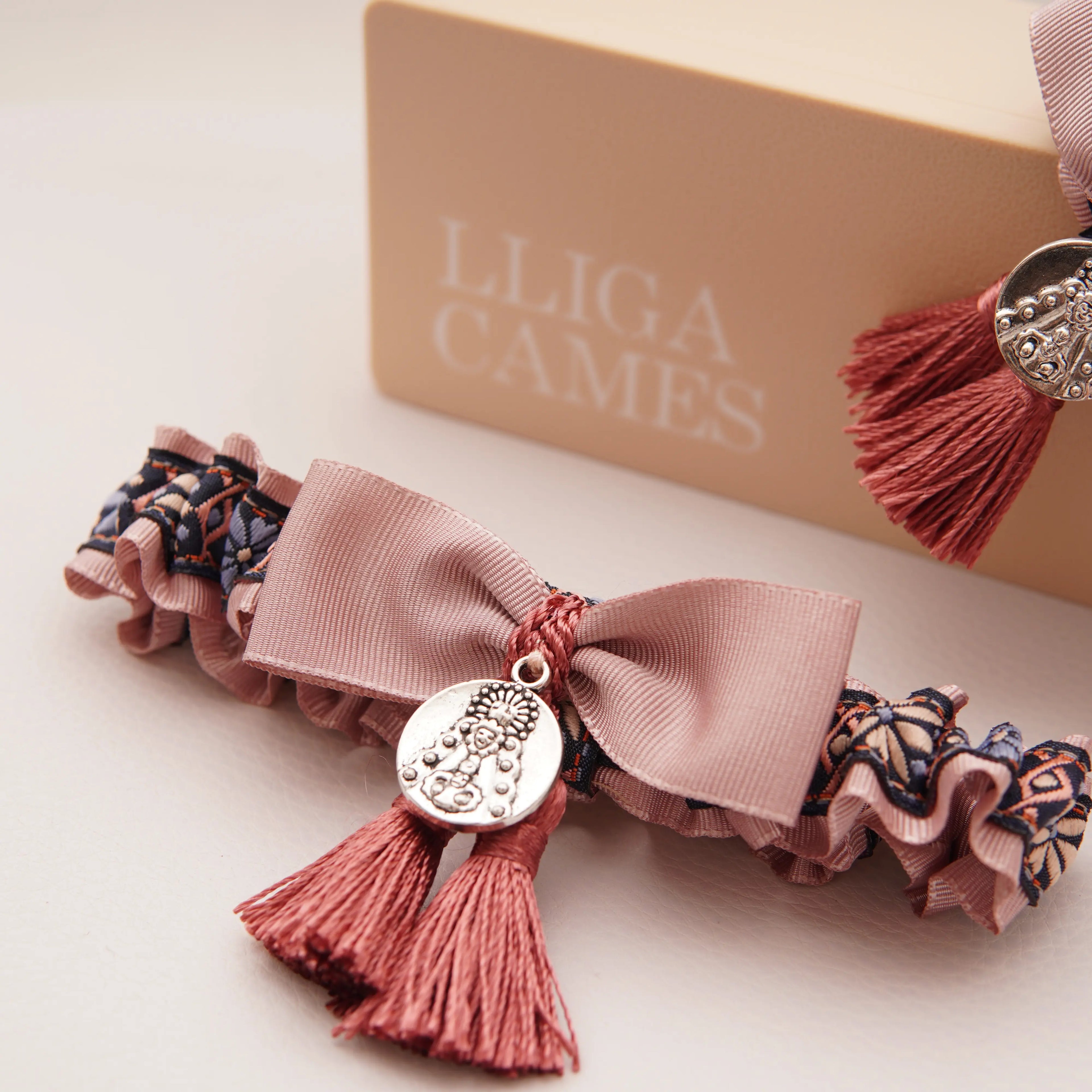 Lligacames Borles rosa empolvado y azul marino (medalla no incluida)