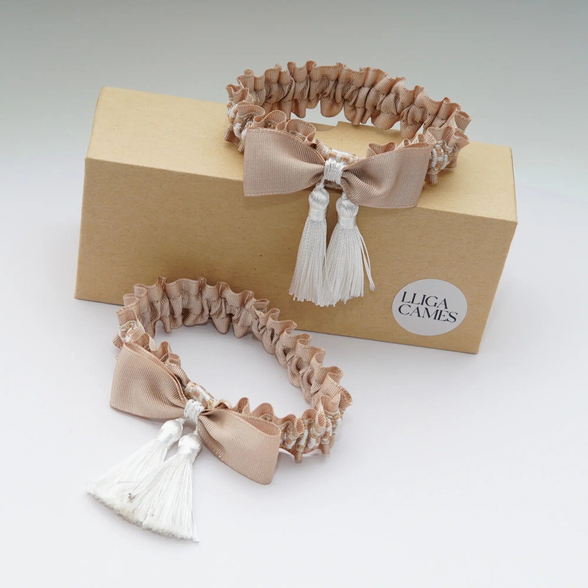 Lligacames Borles beige y blanco