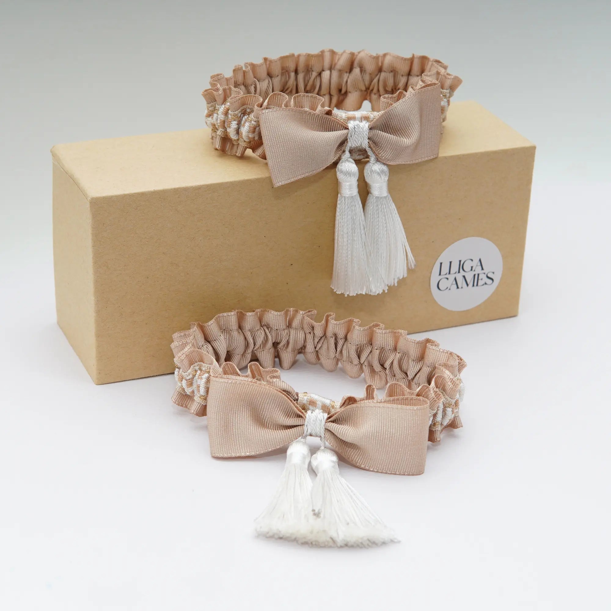 Lligacames Borles beige y blanco