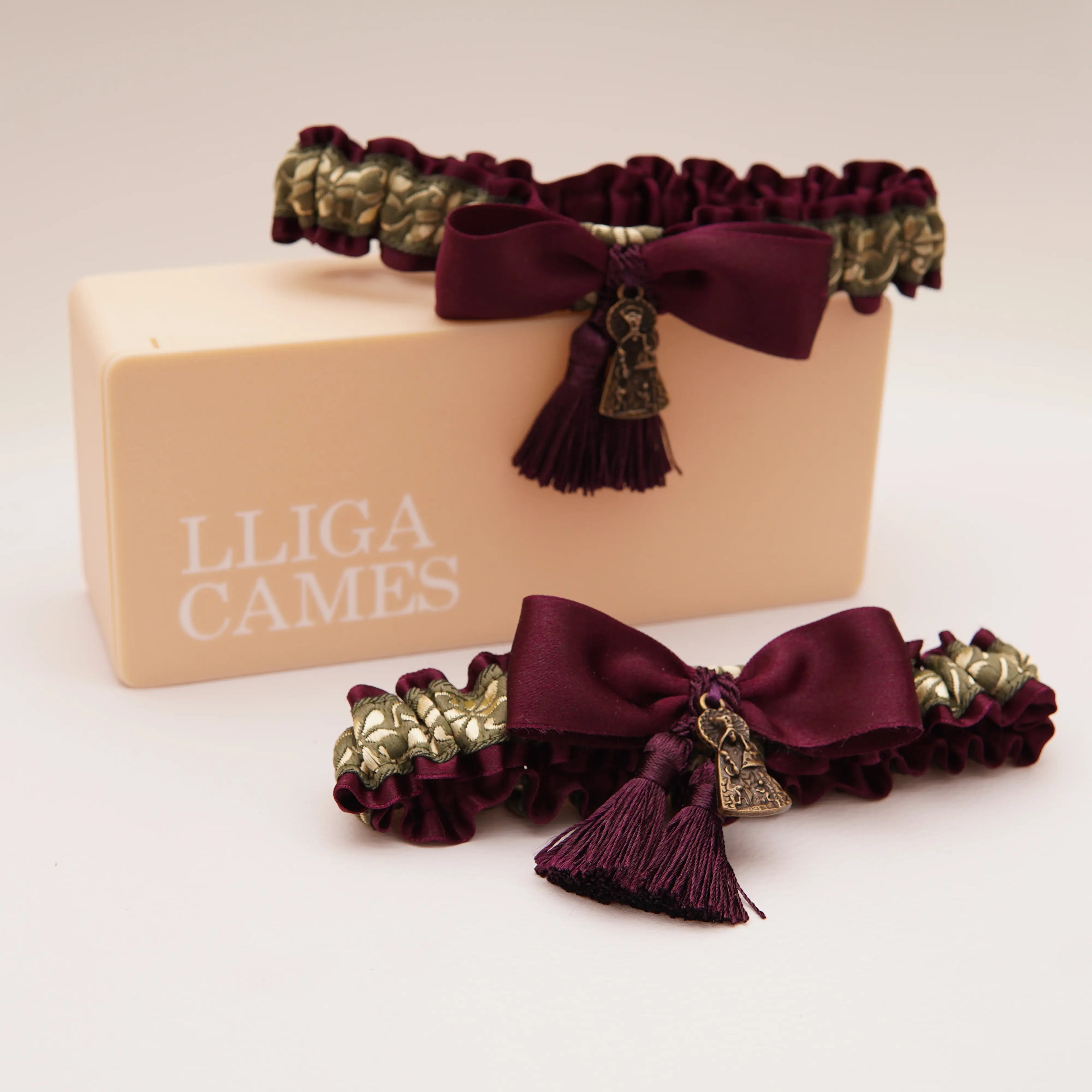 Lligacames Borles berenjena y verde (medalla no incluida)