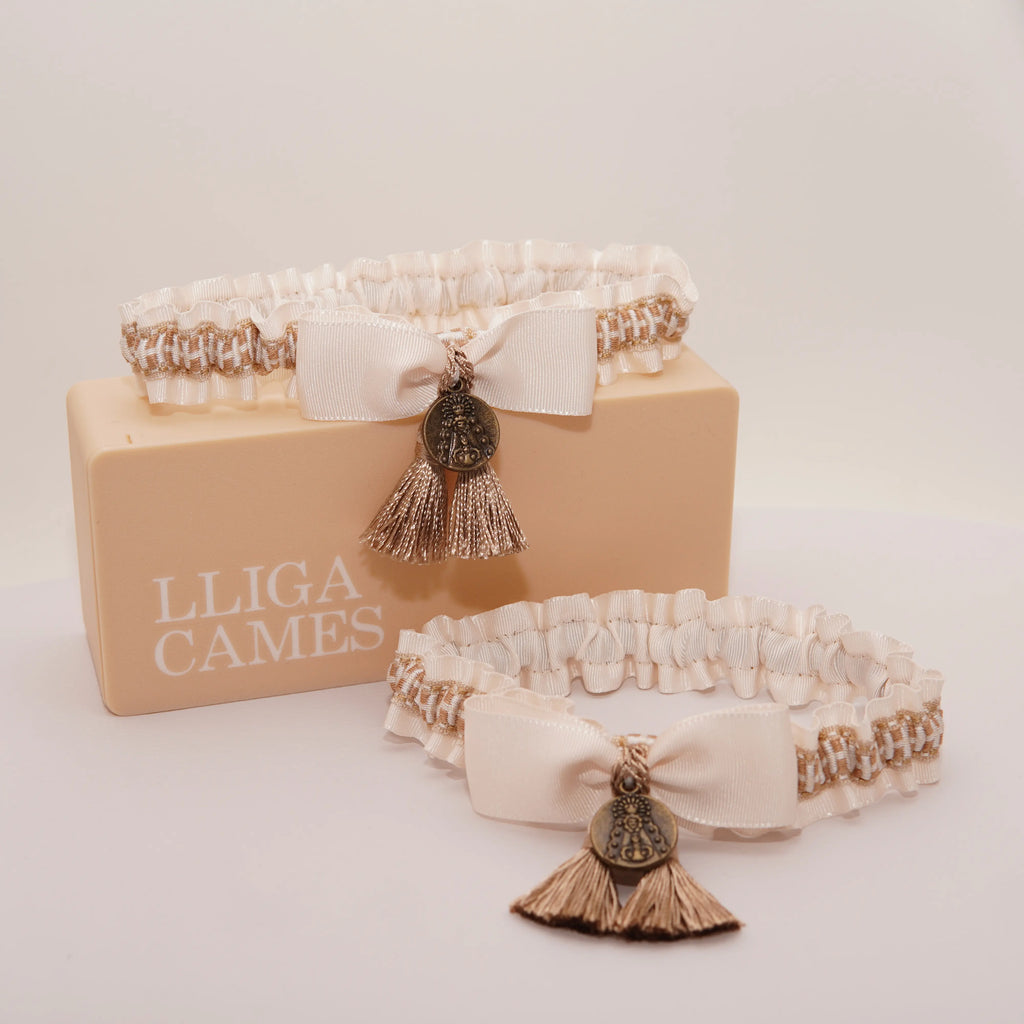 Lligacames Borles blanco y beige (medalla no incluida)