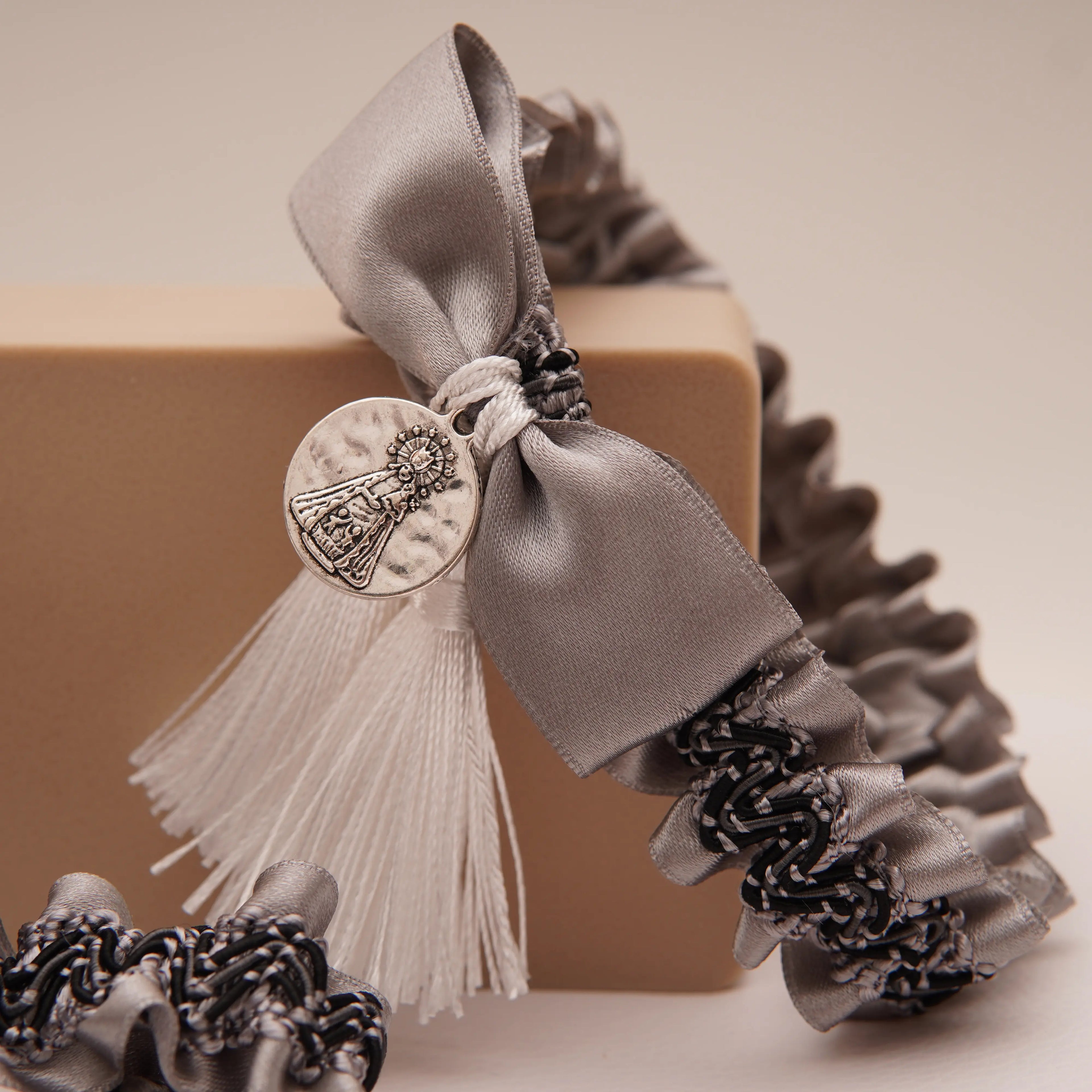 Lligacames Borles gris y plata (medalla no incluida)