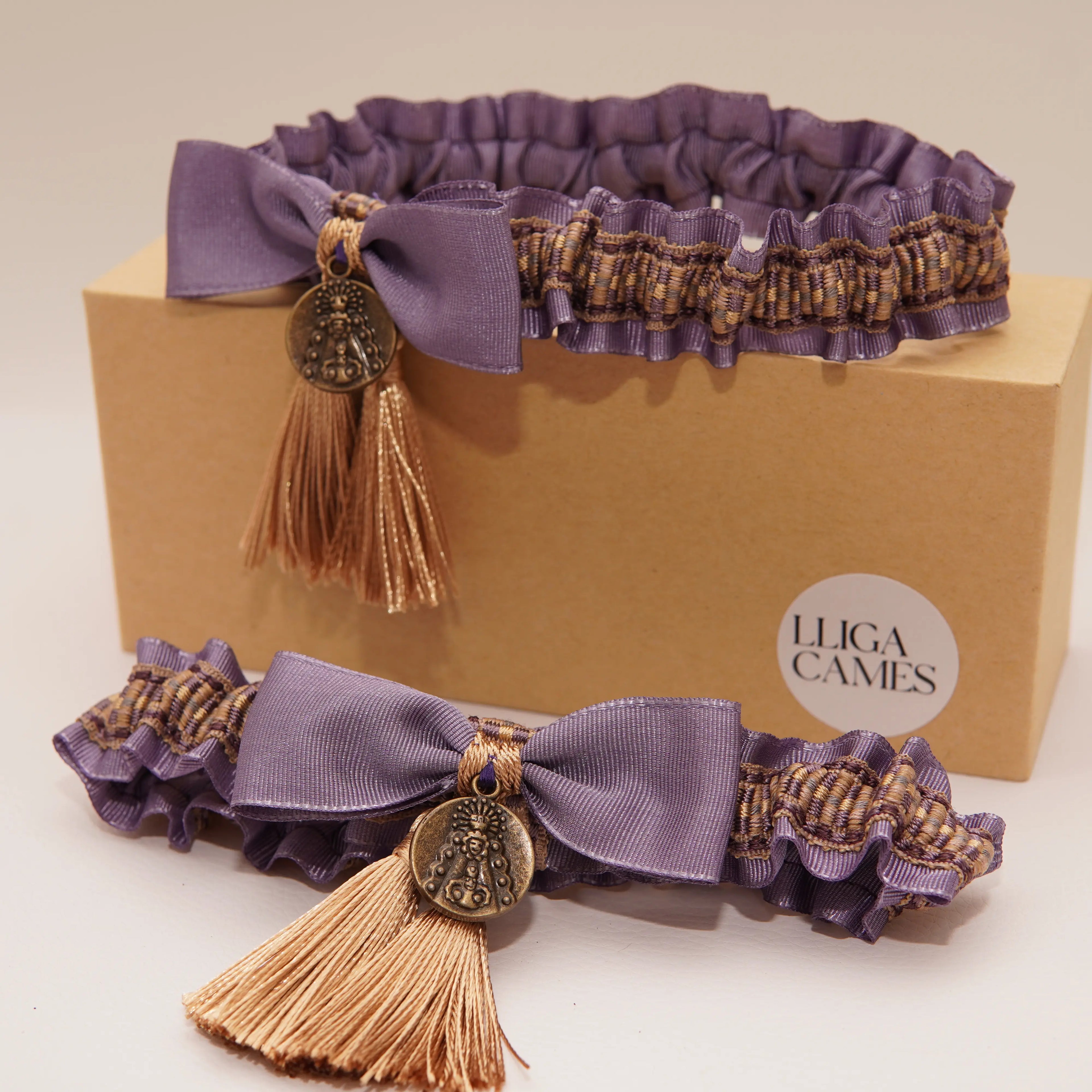 Lligacames Borles lavanda y beige (medalla no incluida)