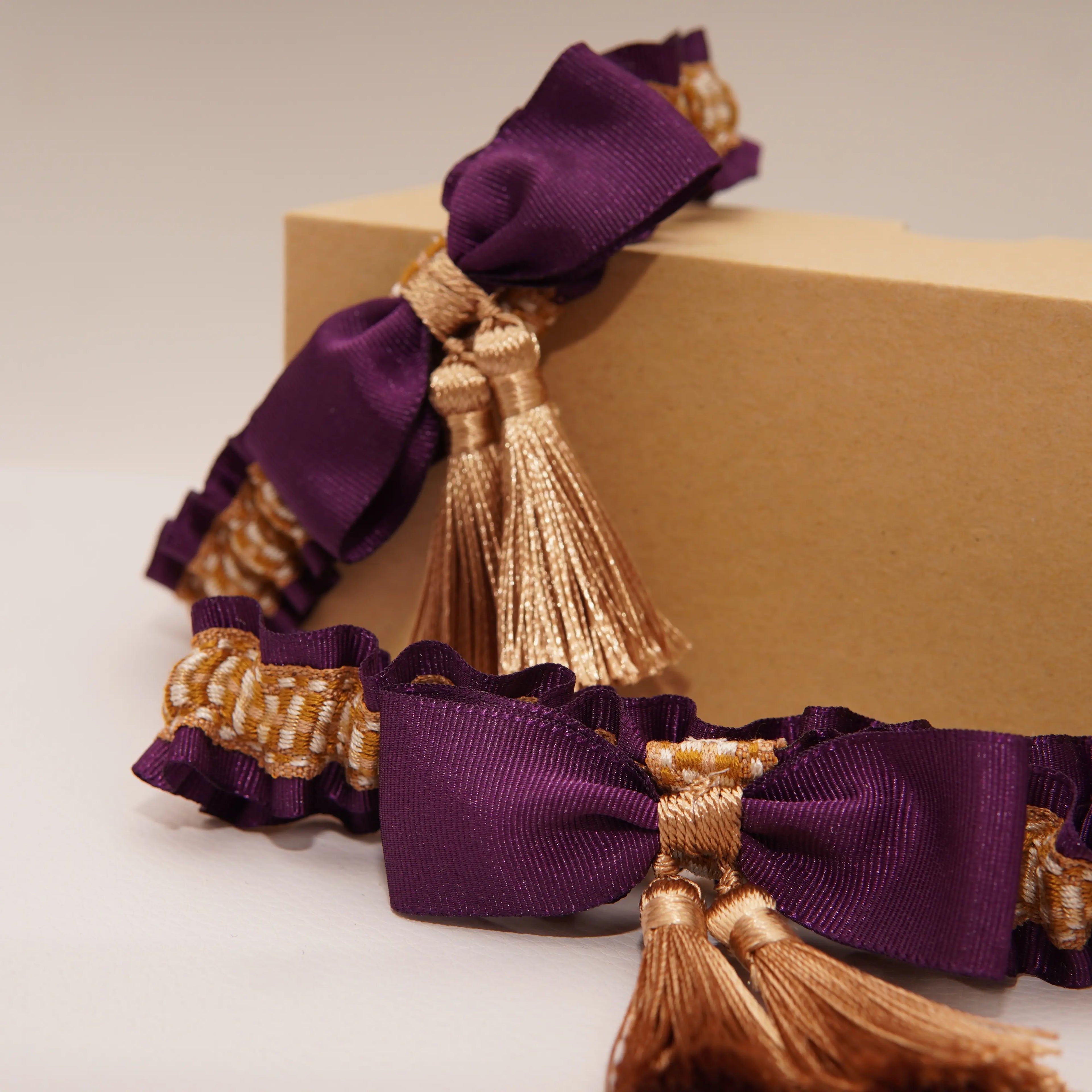 Lligacames Borles morado nazareno y ocre