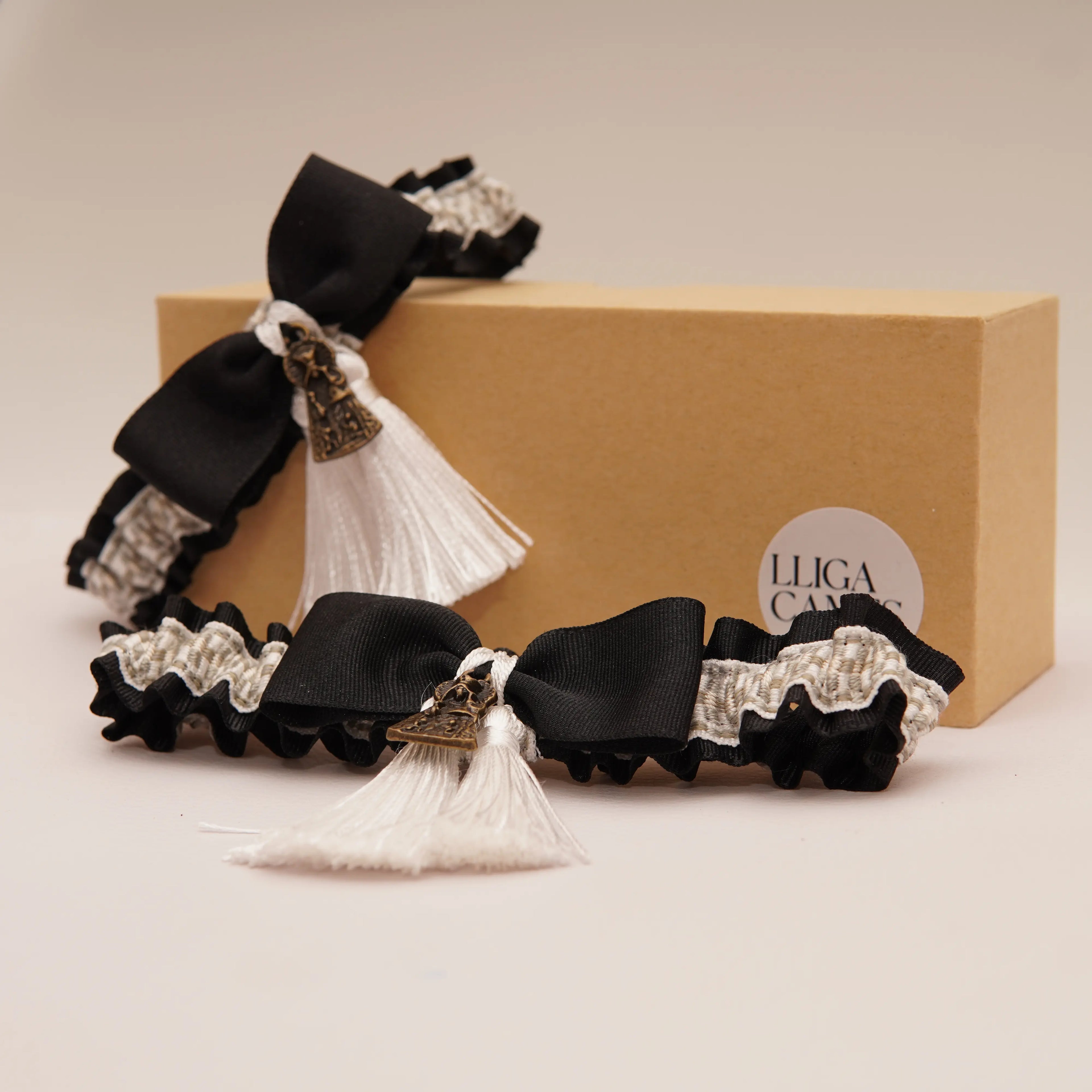 Lligacames Borles negro y blanco (medalla no incluida)