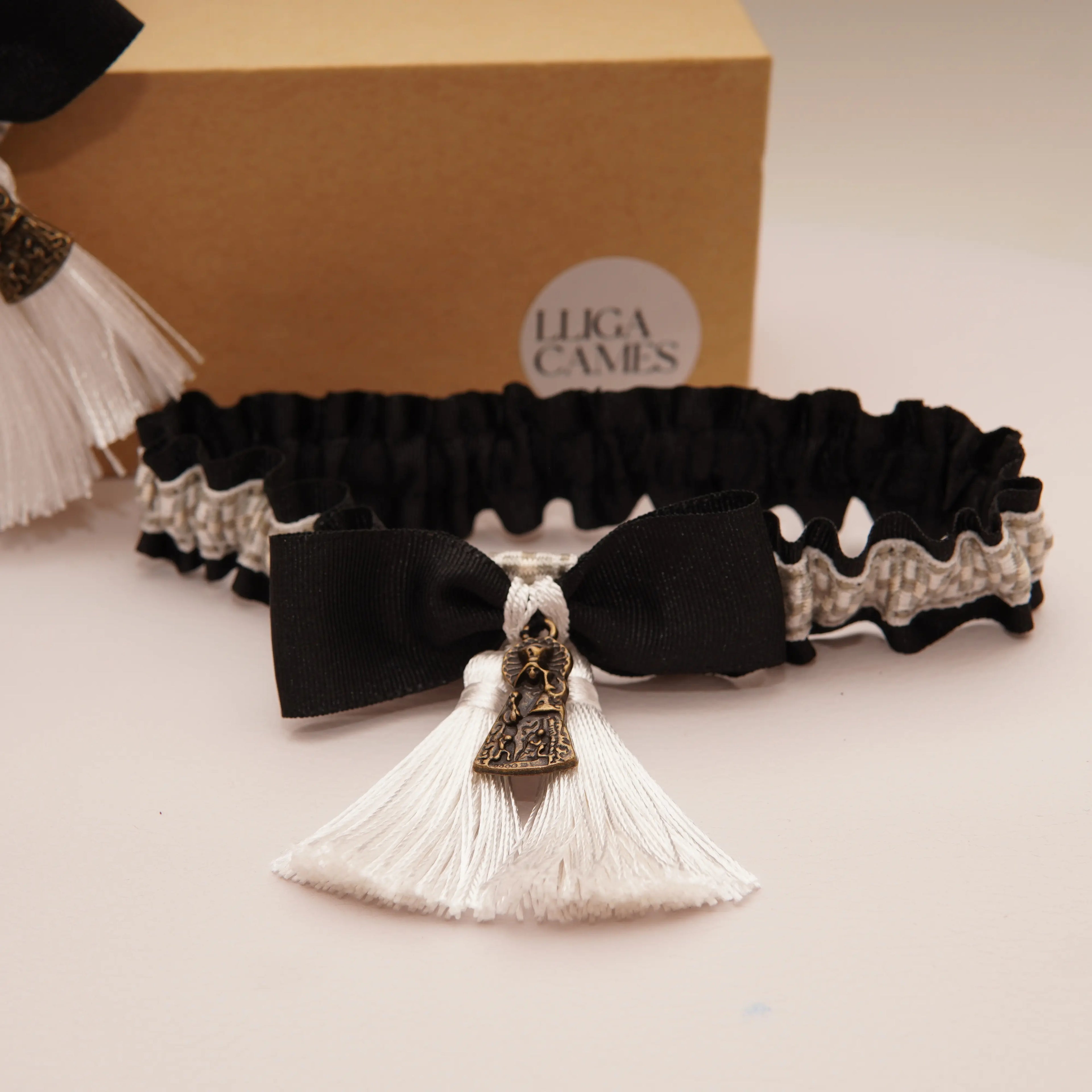 Lligacames Borles negro y blanco (medalla no incluida)