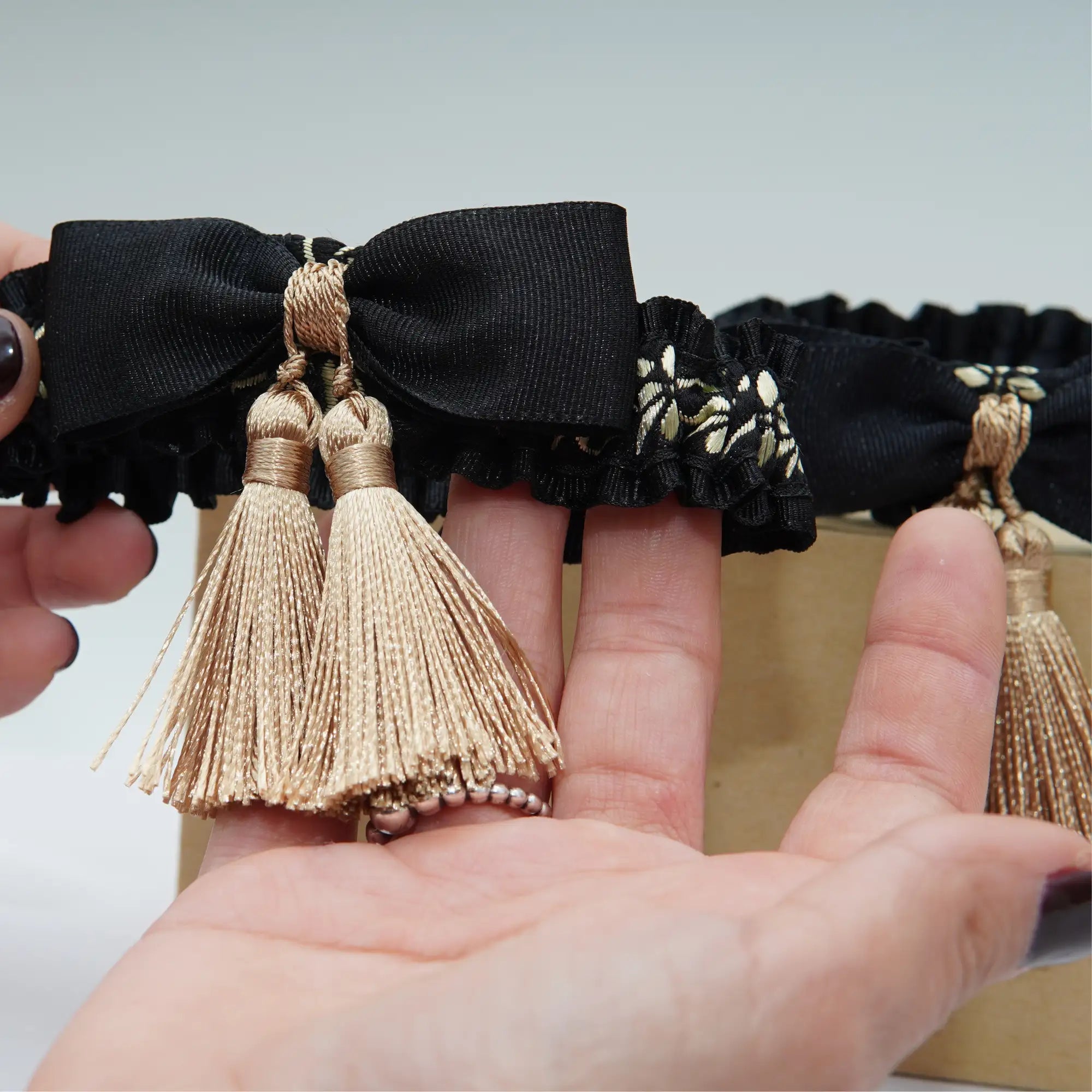 Lligacames Borles negro y dorado