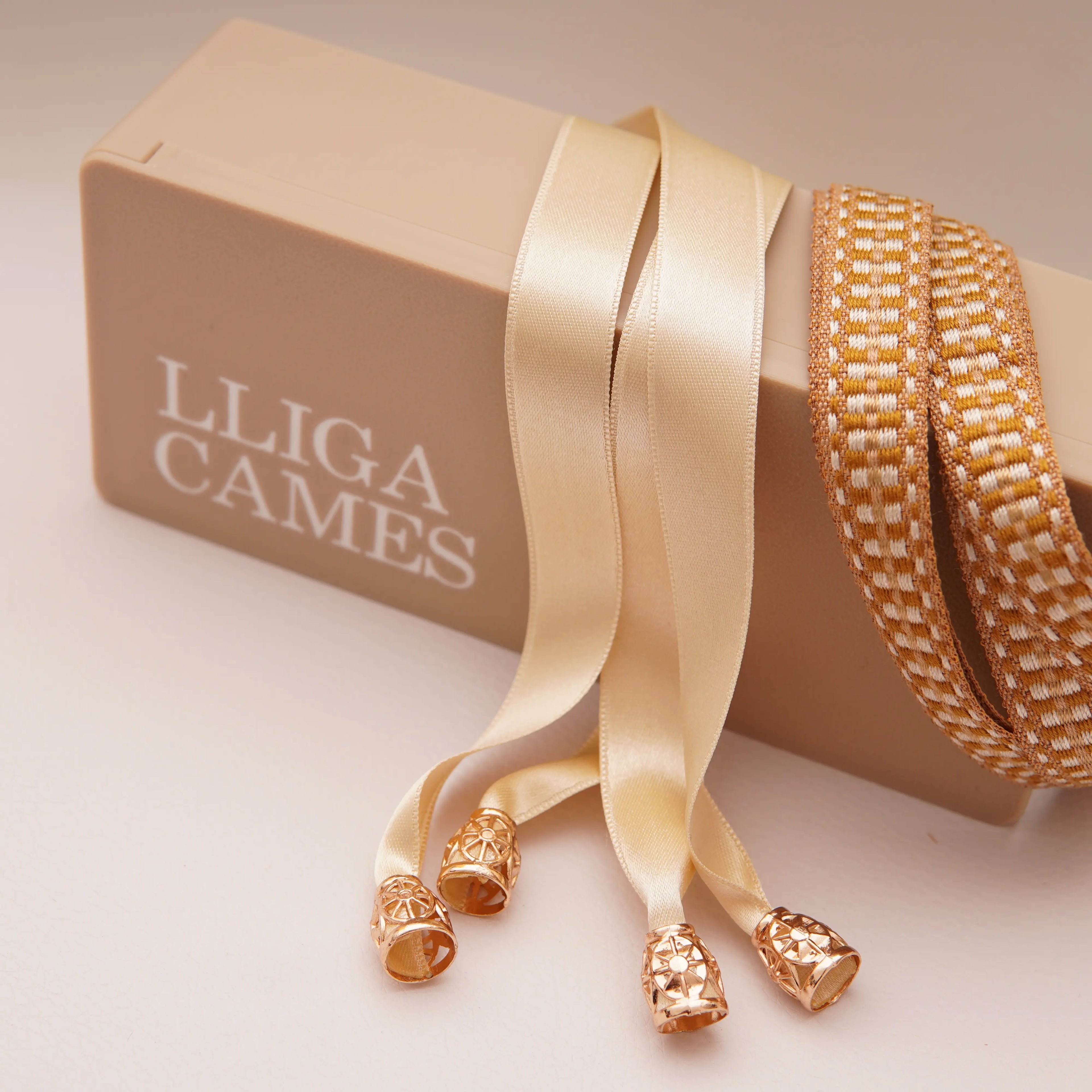 Lligacames Llaurador ocre y beige