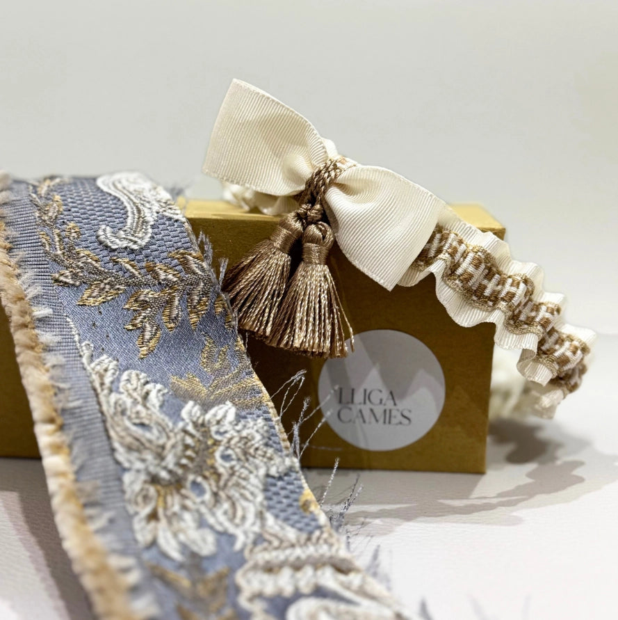 Lligacames Borles blanco roto y beige