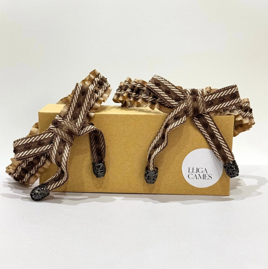 Lligacames Punteres beige y marrón