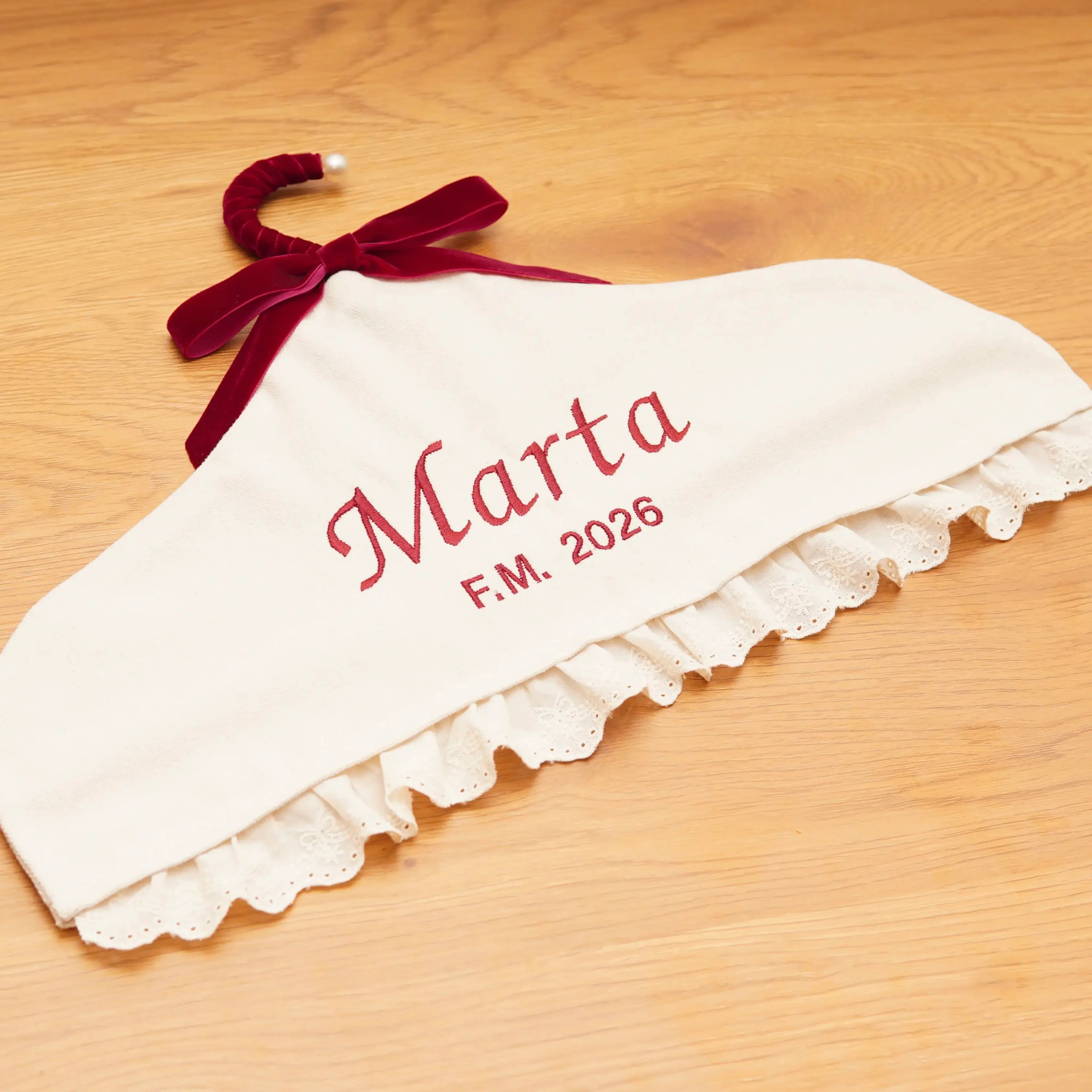 Percha personalizada para traje de fallera, novia o festera