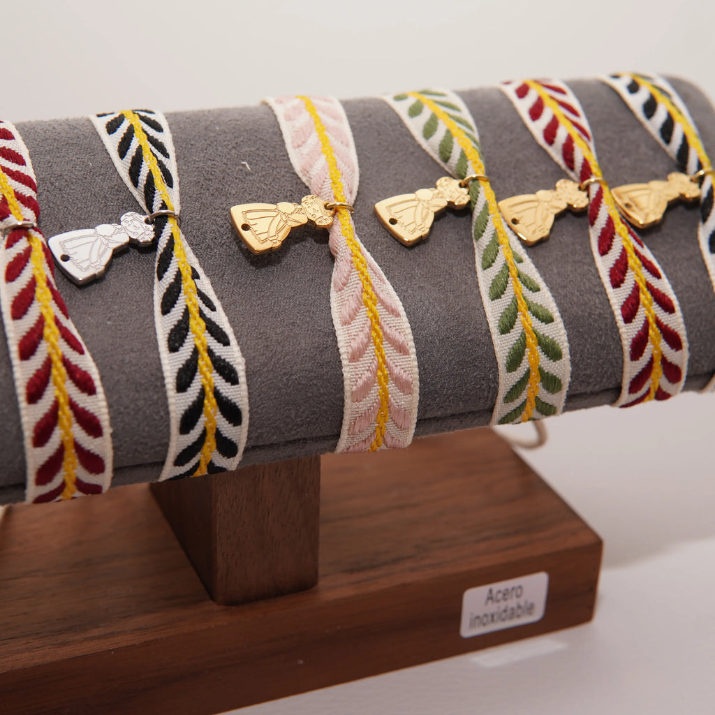 Pulsera ajustable bordada con medalla de fallera en acero inoxidable – Varios colores