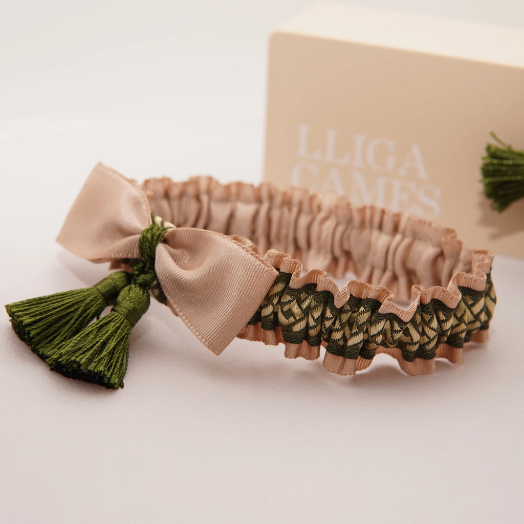 Lligacames Borles beige y verde con borla verde