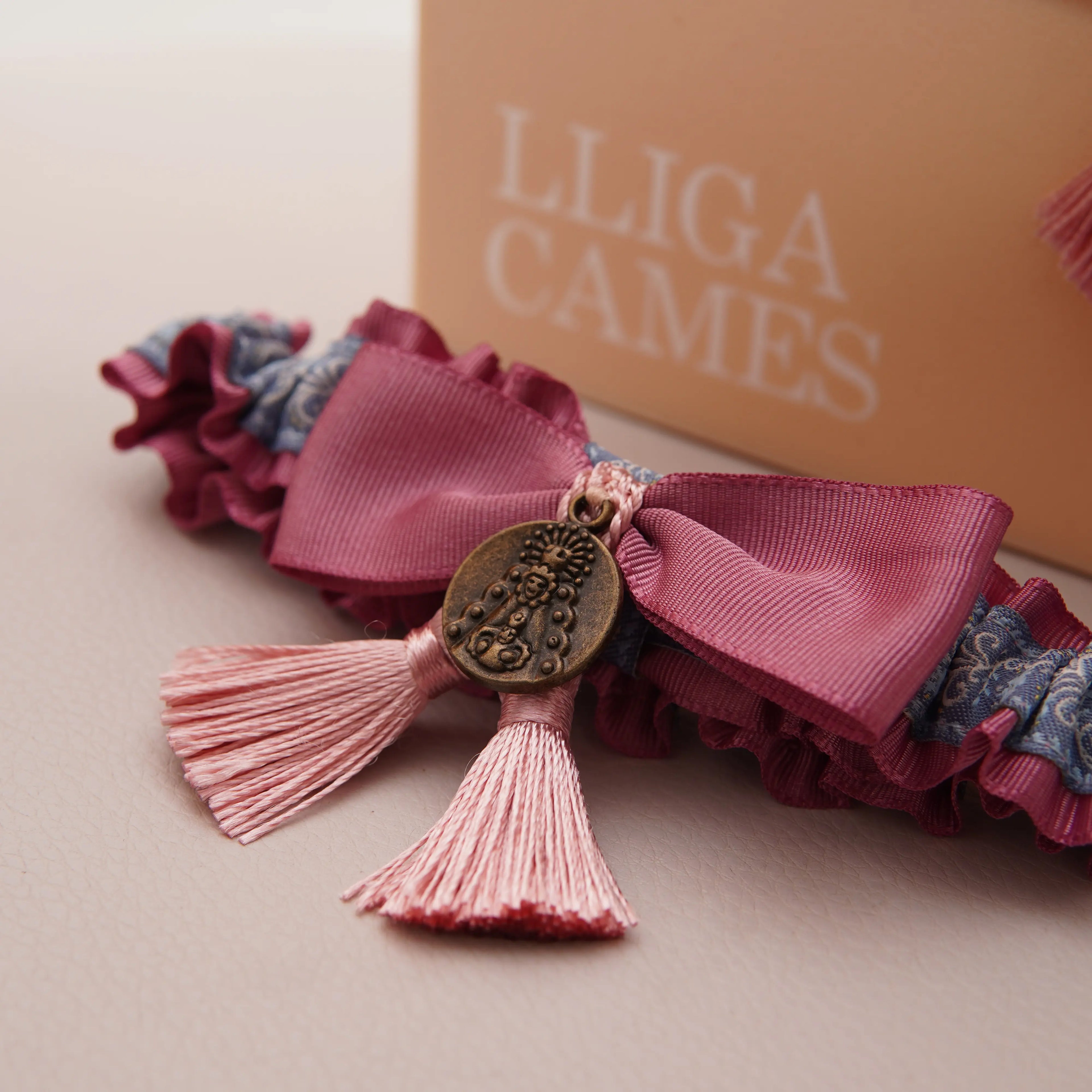 Lligacames Borles rosa y azul borlas rosa (medalla no incluida)