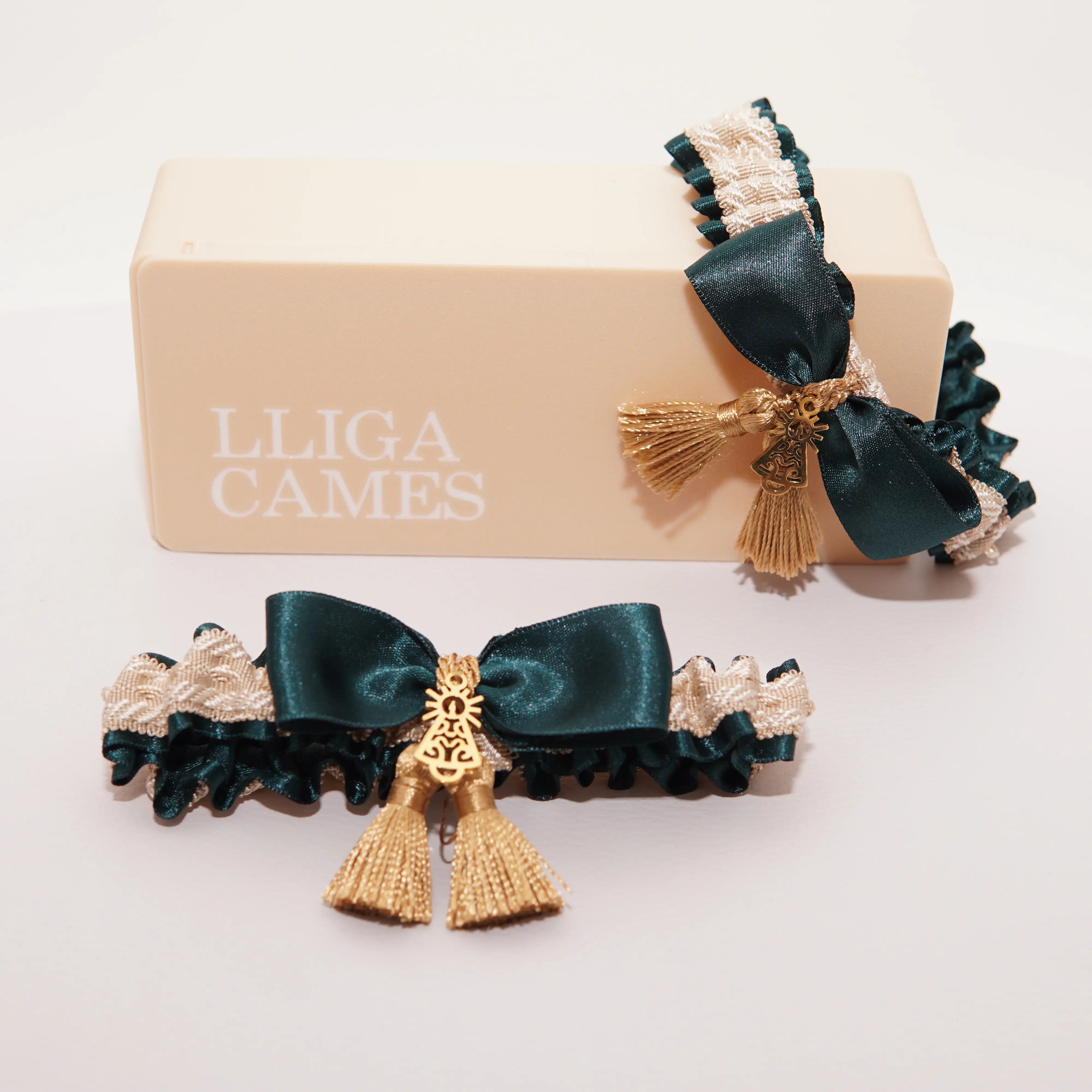 Lligacames Borles verde jade y beige (medalla no incluida)