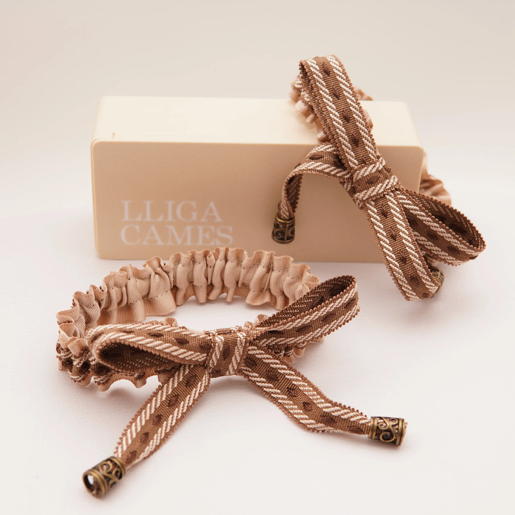 Lligacames Punteres beige y marrón