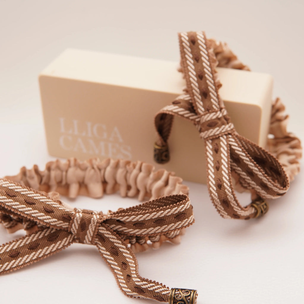 Lligacames Punteres beige y marrón
