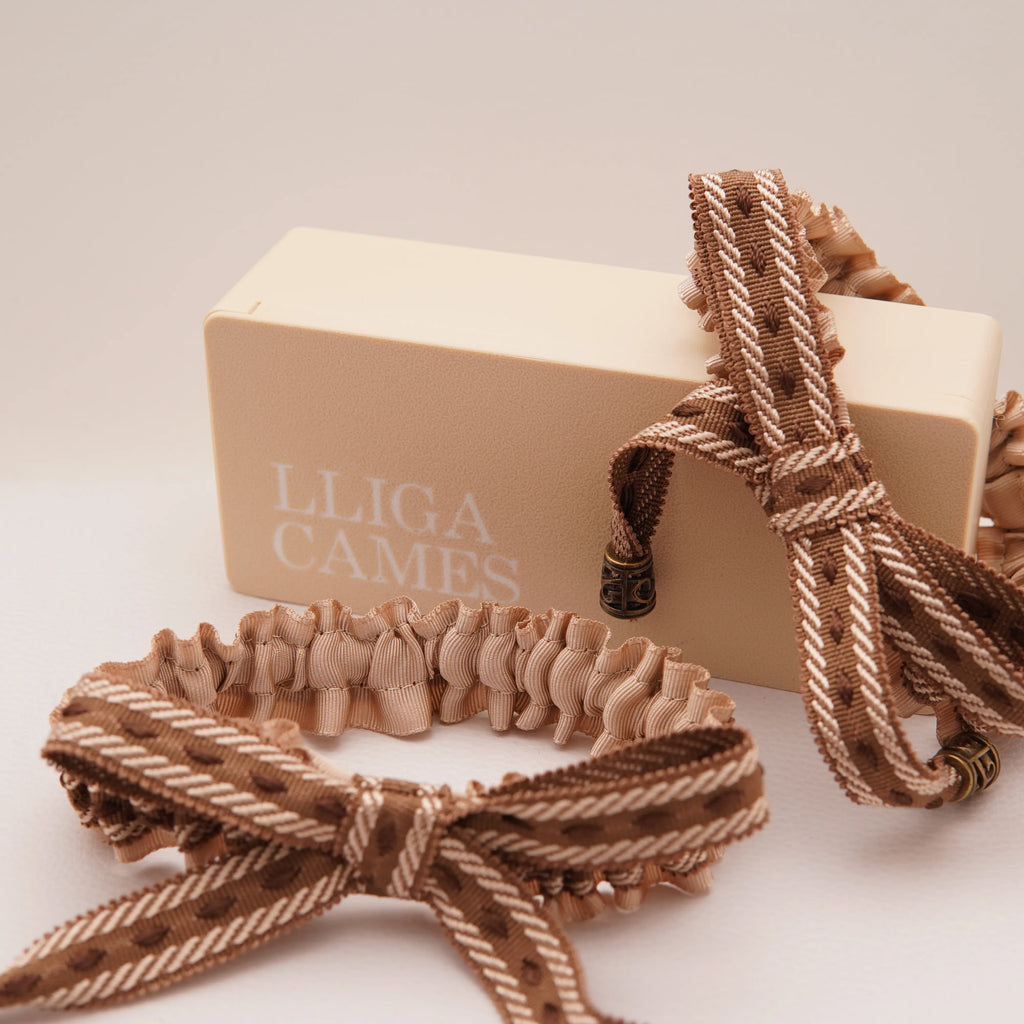 Lligacames Punteres beige y marrón