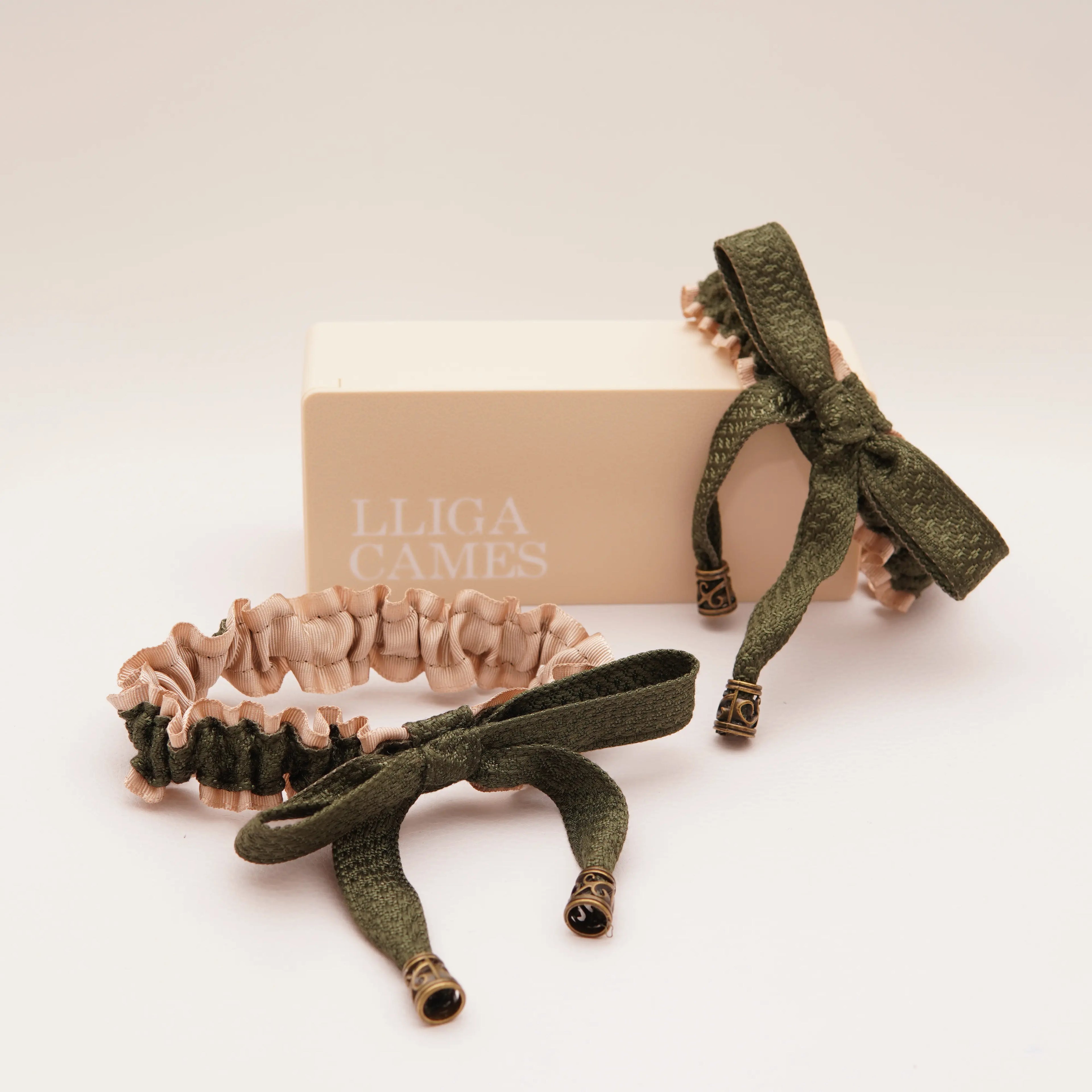 Lligacames Punteres beige y verde