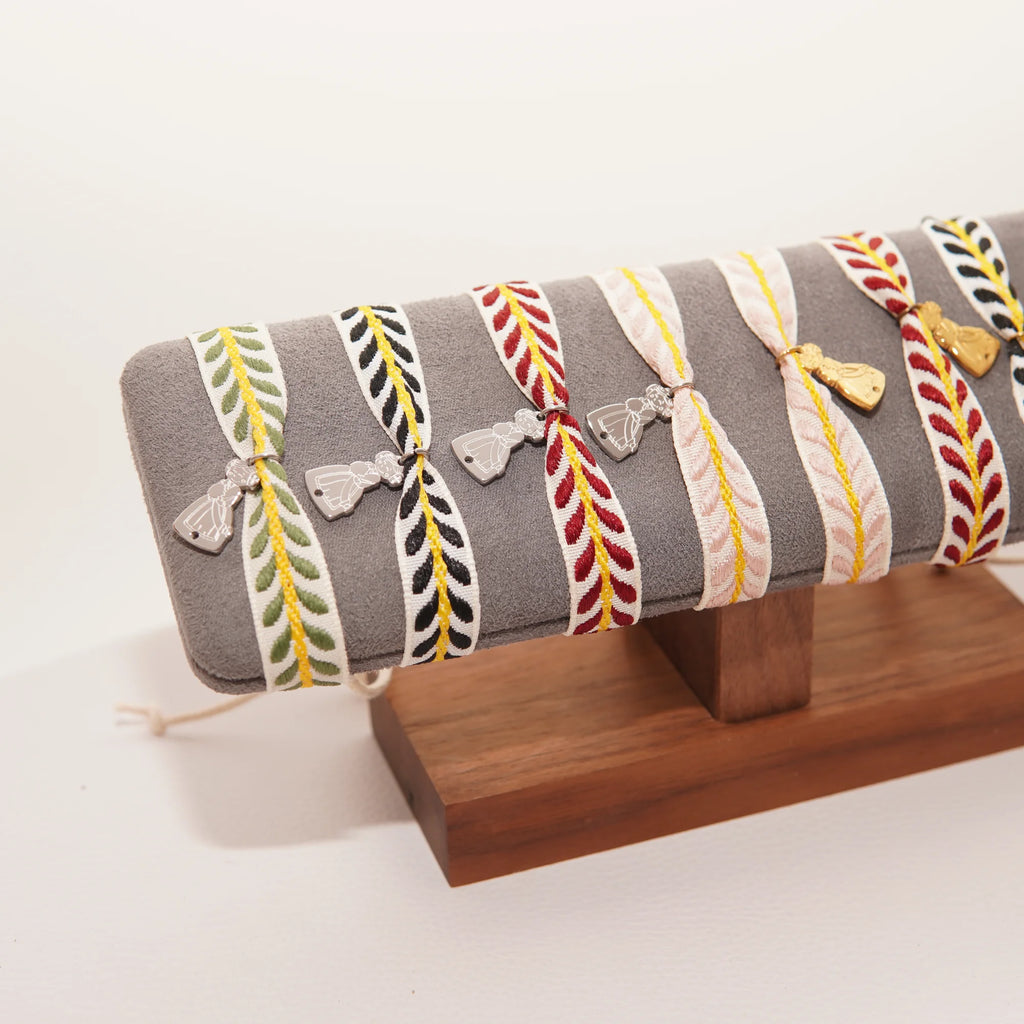 Pulsera cinta bordada con silueta de fallera – Varios colores